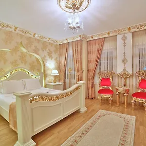 4* Отель White House