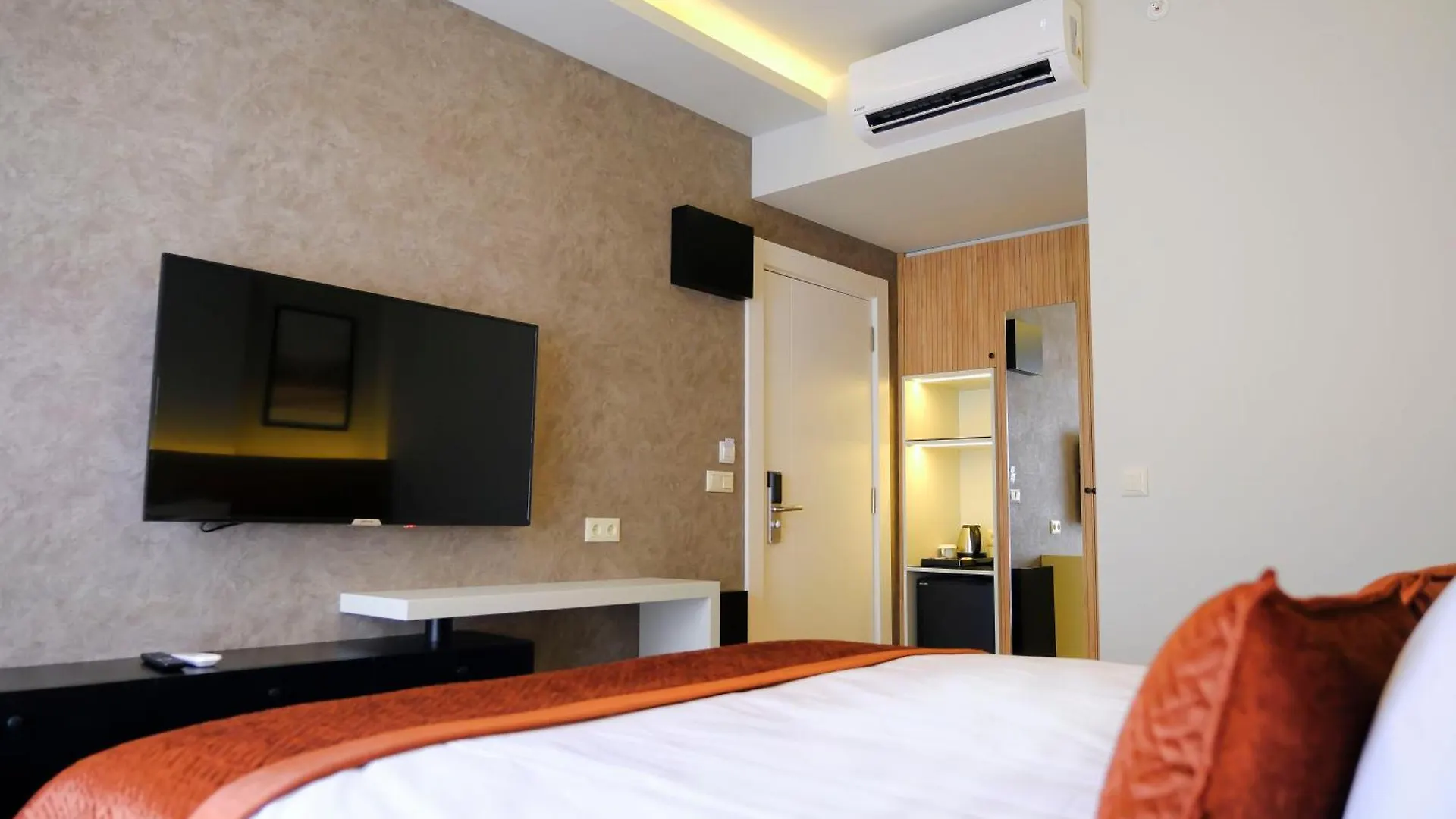 Dugi Hotel Стамбул